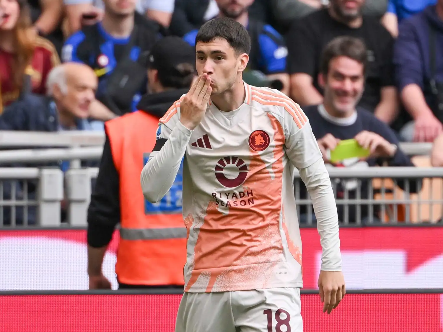 Matías Soulé celebrando el gol ante Inter (Foto: Roma)