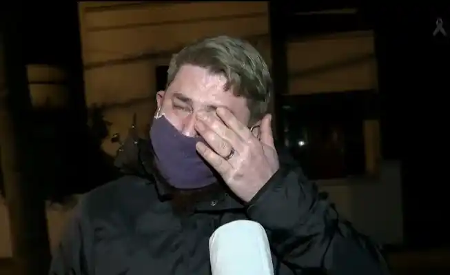 El llanto que conmueve a toda la Provincia: El desconsuelo del vecino que ayudó al repartidor asesinado en Adrogué