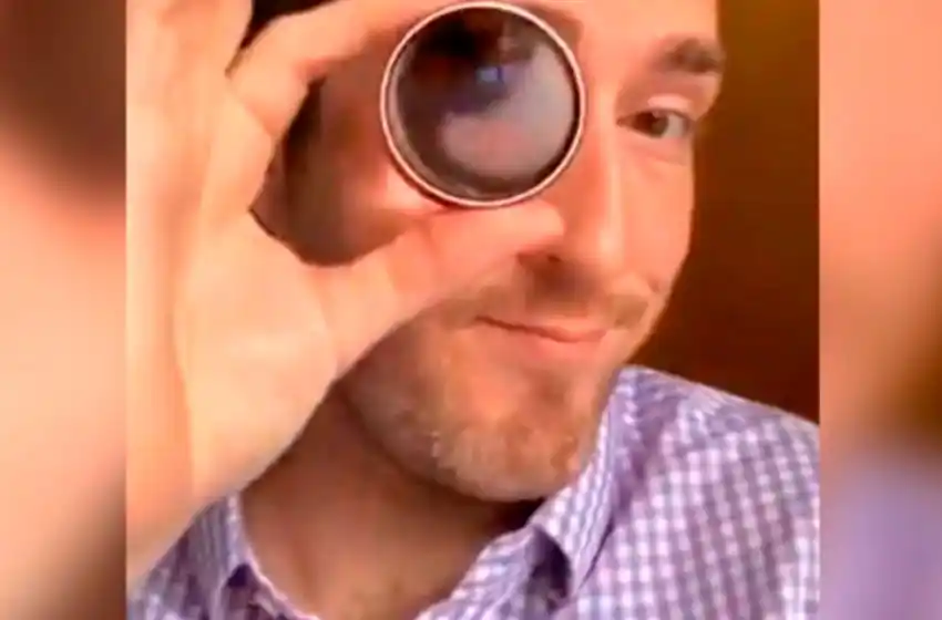 Un oculista es furor en TikTok mostrando como ve el mundo un miope