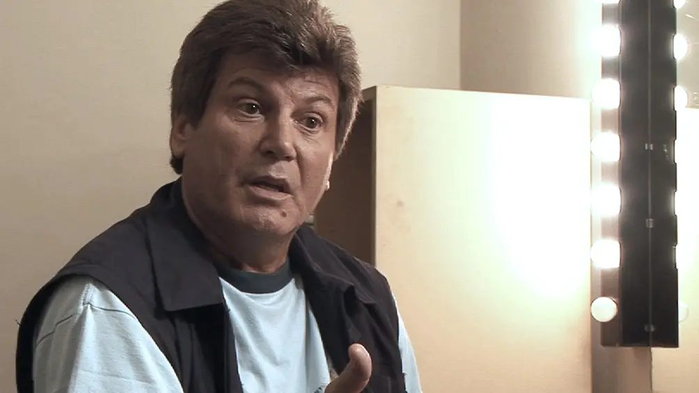 Internaron al actor Carlos Calvo