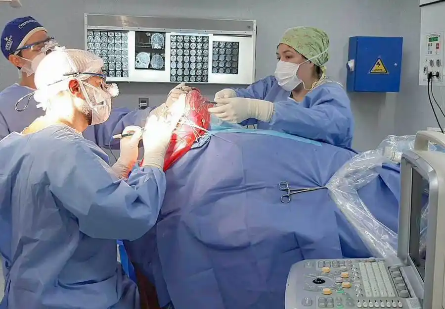 HAC: Atención multidisciplinaria de pacientes 
a través del Departamento de Neurociencias