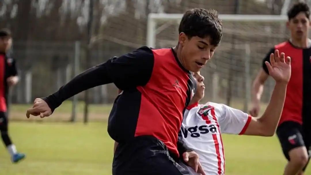 Colón de Santa Fe realizará pruebas de jugadores en Antártida