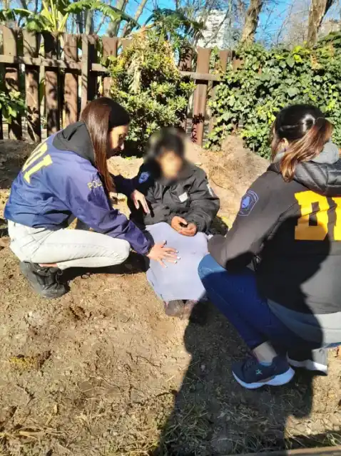 Buscan al conductor de una aplicación de viajes por el rapto de una mujer en La Plata, que fue rescatada tras 6 días desaparecida
