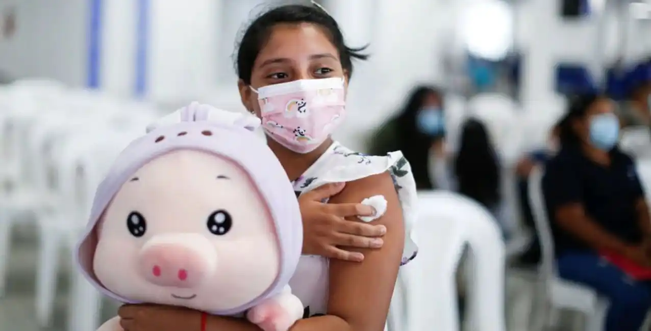 Piden evidencias científicas a la Anmat para recomendar la vacuna Sinopharm a menores