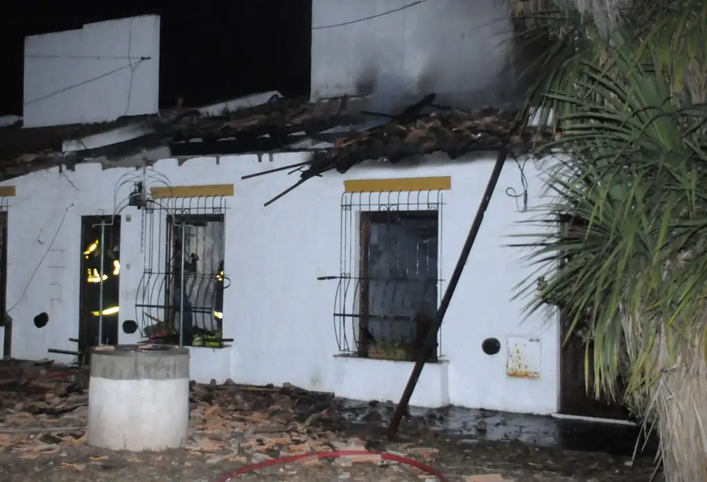 Continúa grave el hombre quemado en la explosión ocurrida en calle Belgrano al 800