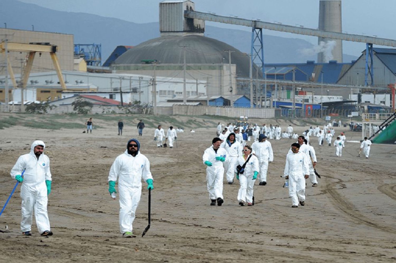 Chile: un centenar de personas se intoxicaron debido a la contaminación industrial