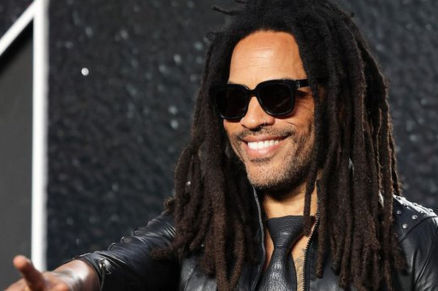 Lenny Kravitz llegó a la Argentina y sorprendió a fanáticos en un restaurante porteño