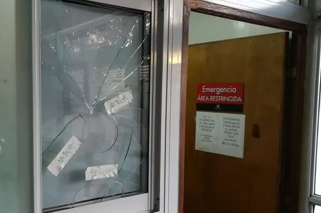 Rosario: destrozos en el hospital Roque Sáenz Peña y amenazas a médicos durante un parto