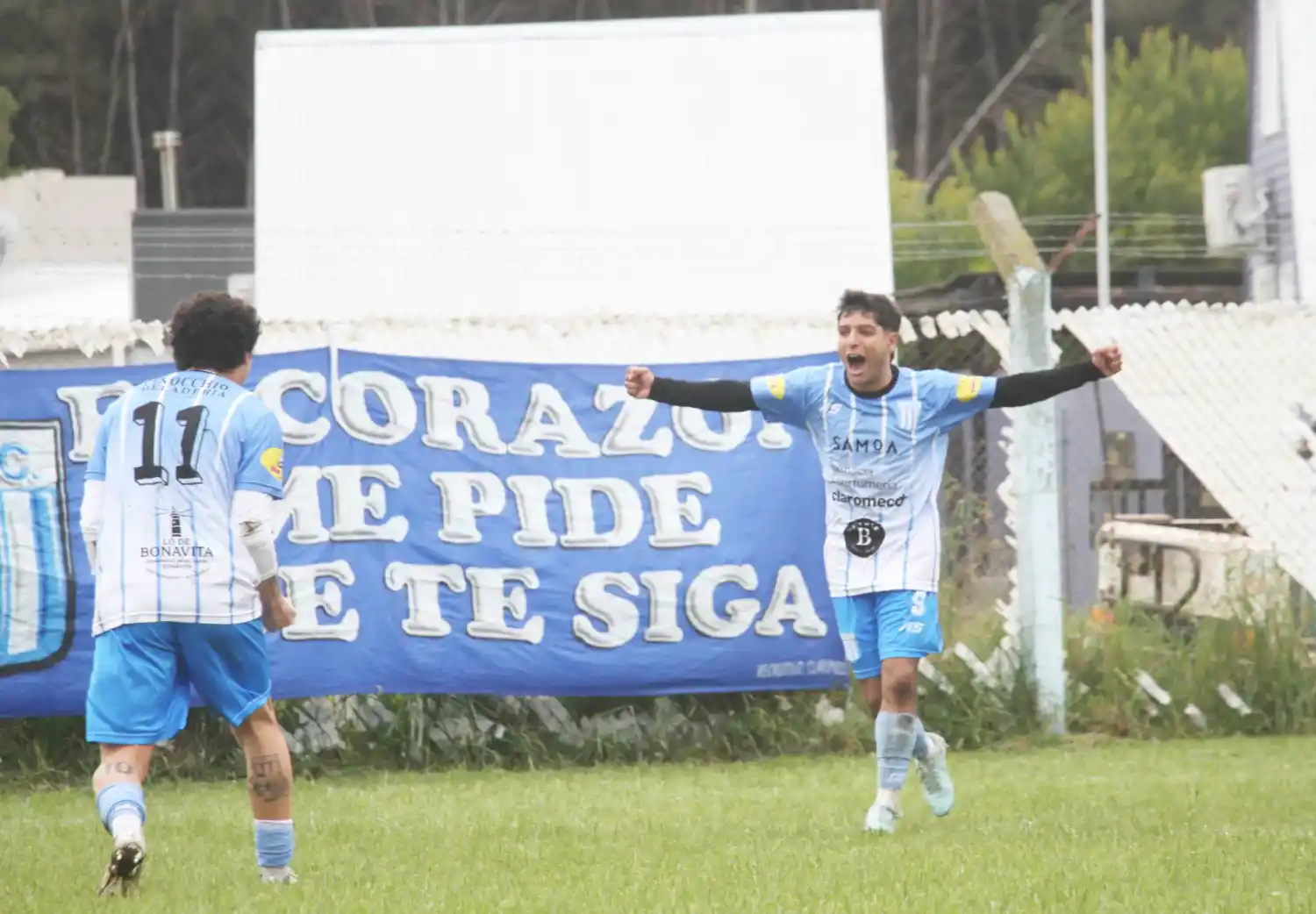 CAROLINA MULDER

Gabriel Fraga convirtió el gol para Claromecó en el clásico de la costa