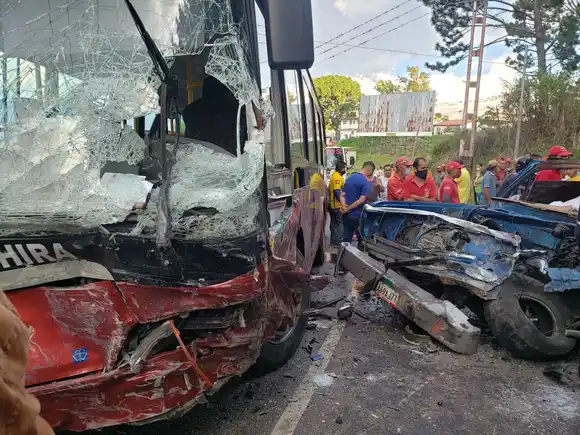TRÁGICO DESENLACE en accidente vía a la frontera