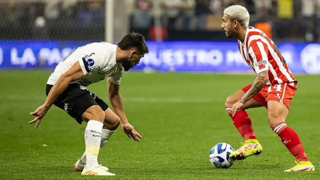 El "Pincha" recibe a Corinthias