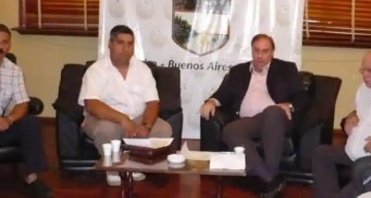El Pastor Coronel “iluminado”  disparó sobre la gestión Barbieri