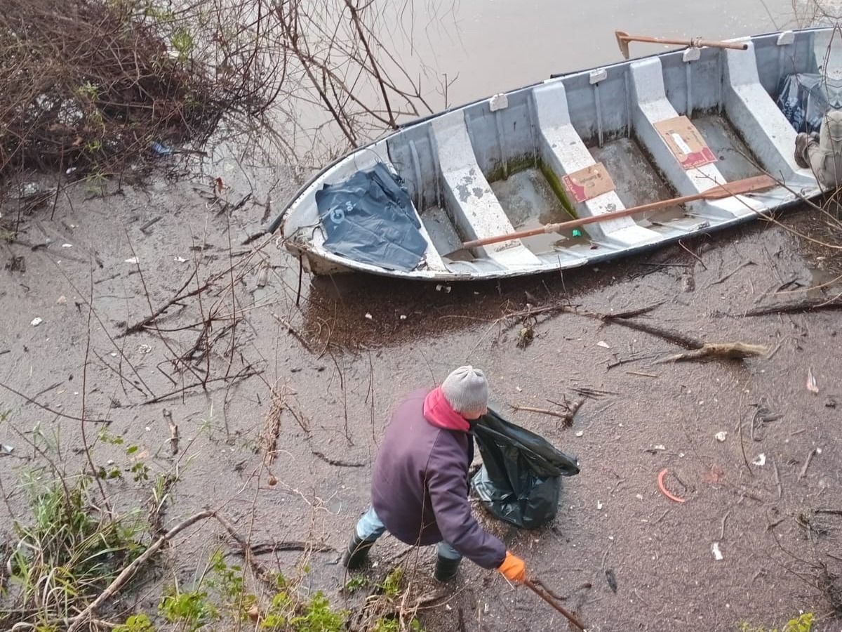 Reclaman responsabilidad individual y compromiso ambiental para evitar que la basura termine en el río