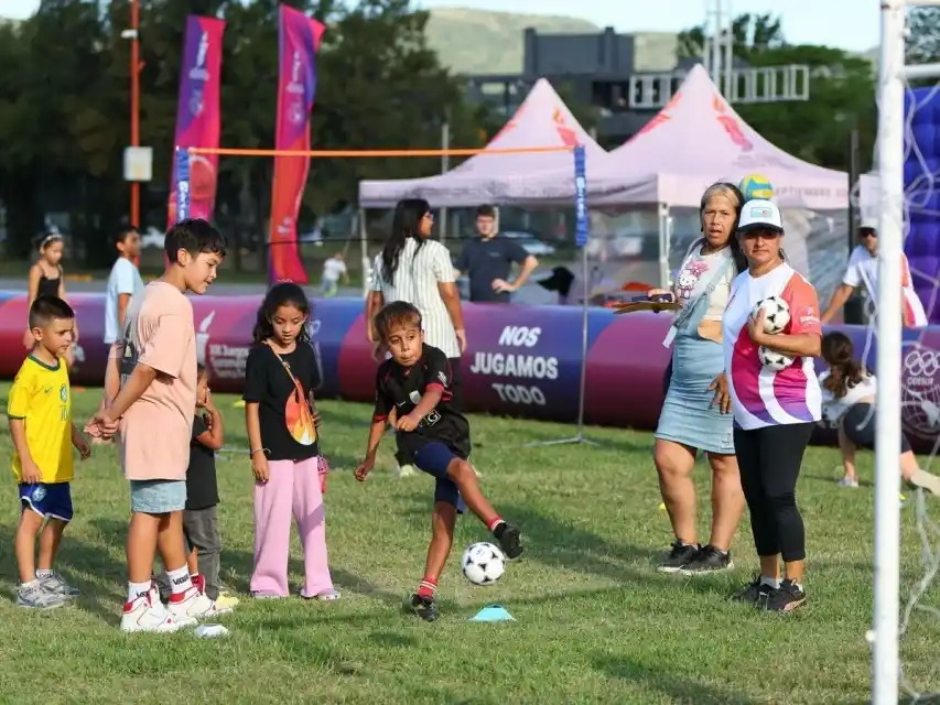El Fan Fest itinerante apunta a promover la participación ciudadana y fortalecer el vínculo con la competencia, que se desarrollará del 12 al 26 de septiembre en las ciudades de Santa Fe, Rosario y Rafaela.