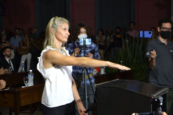 Educación: desplazan a Celina Bronce y nombran a Toscanini