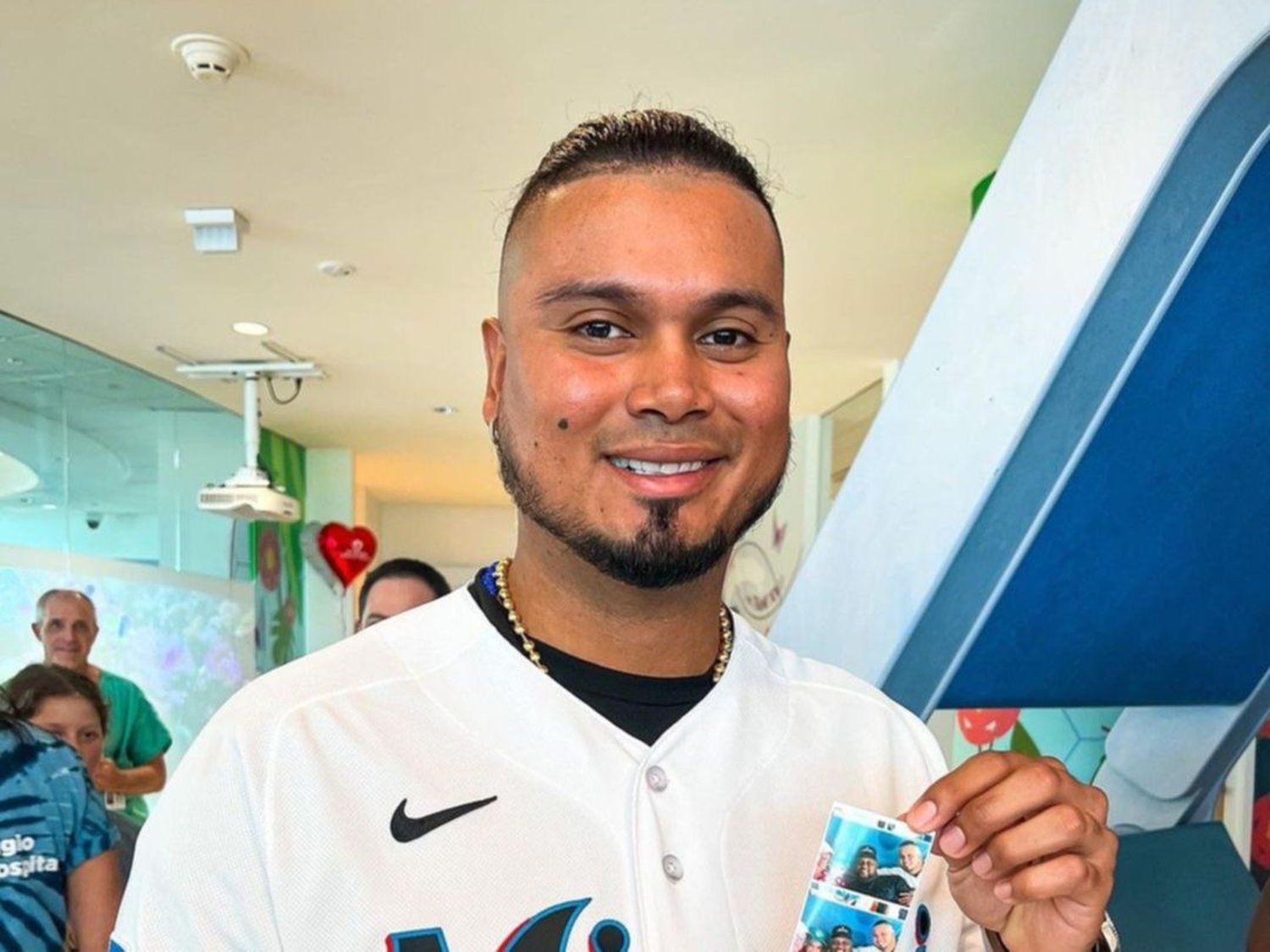 Luis Arráez pasó un día completo con niños que luchan contra el cáncer