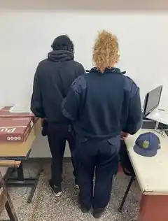 Lo golpearon para robarle la mochila: fueron detenidos a los pocos minutos