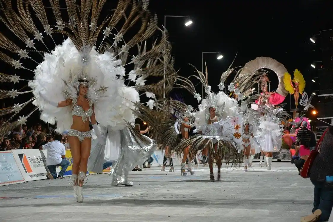 Carnaval con doble fecha