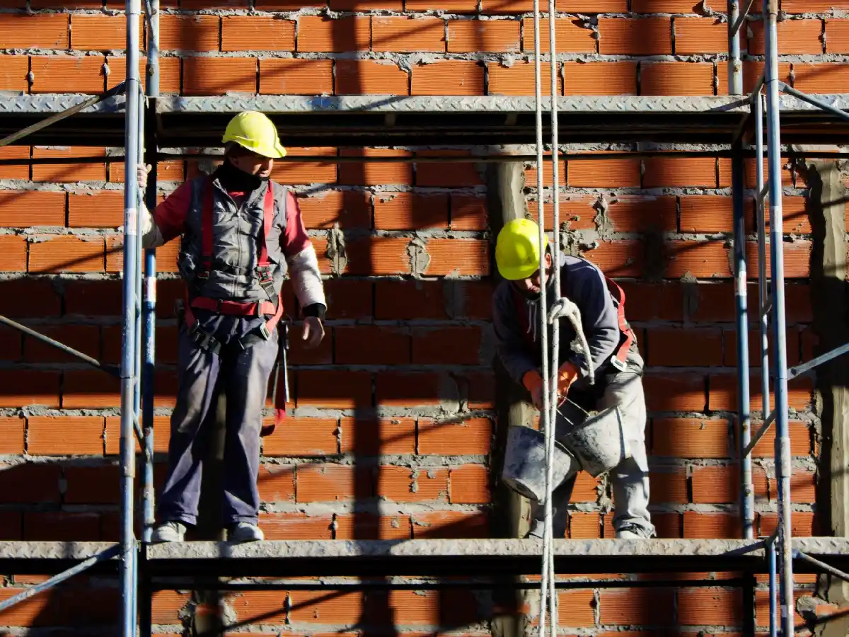 La venta de insumos para la construcción un 20 % en enero