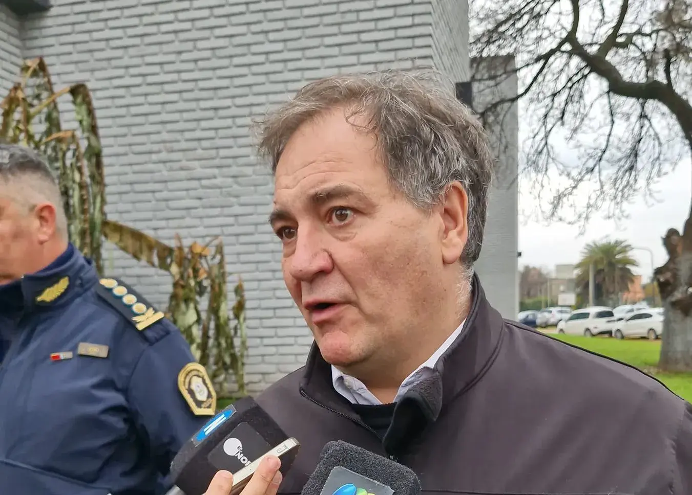 Alonso advirtió por el "efecto contagio" de amenazas en escuelas: investigan vínculos con comunidades violentas en redes