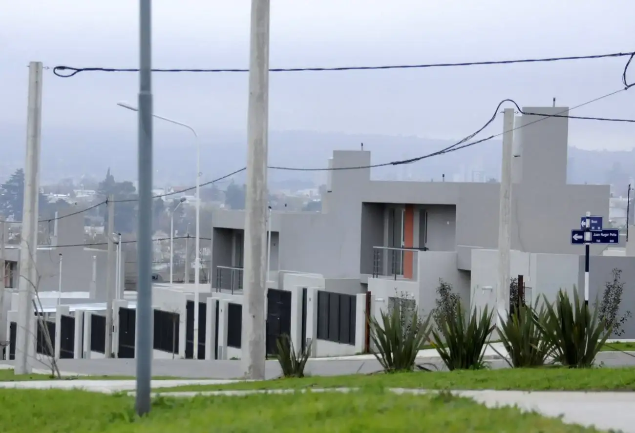 Abrió la inscripción al plan de saneamiento para las familias que están pagando créditos de viviendas correspondientes al programa HogarBA.