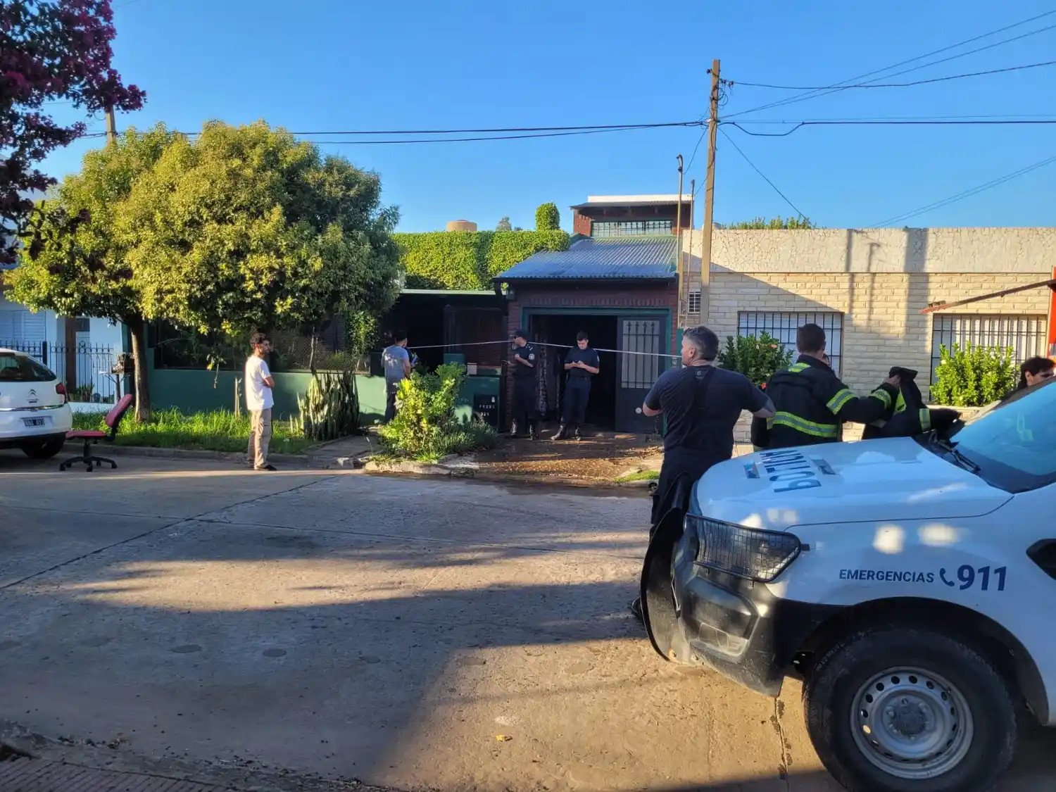 El hecho ocurrió en Frers 320 y la policía trabajaba en el lugar.