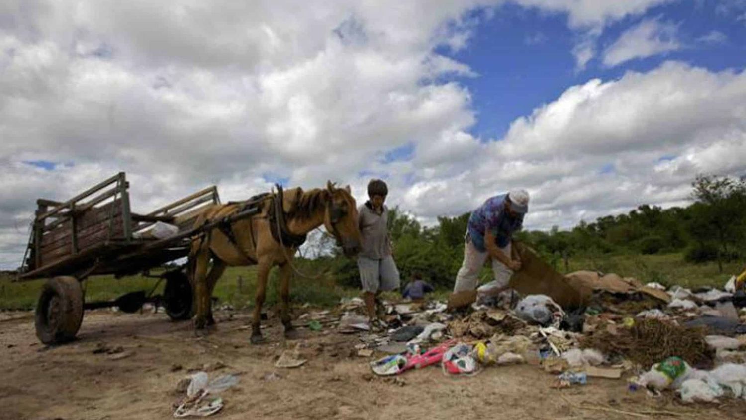 En el primer trimestre la pobreza trepó al 55,5% y la indigencia al 17,5%