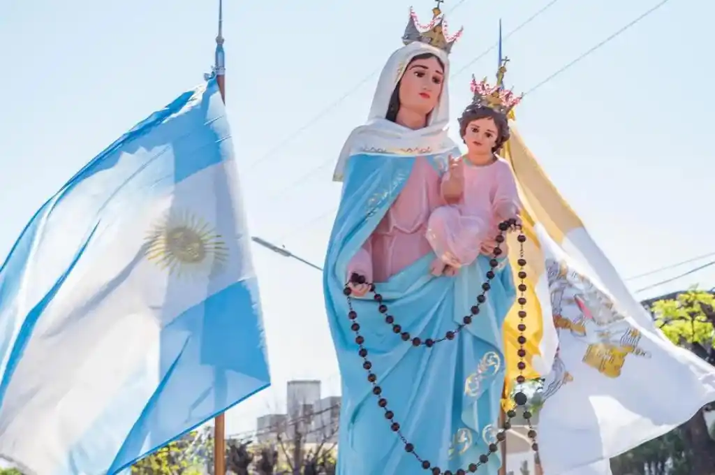 Cómo fueron las visiones de la Virgen del Rosario, la primera patrona del curato de los Arroyos.