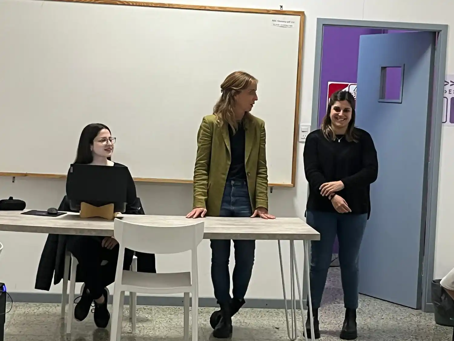 La directora de Empleo Municipal, Inés Paitoví participó de la capacitación.