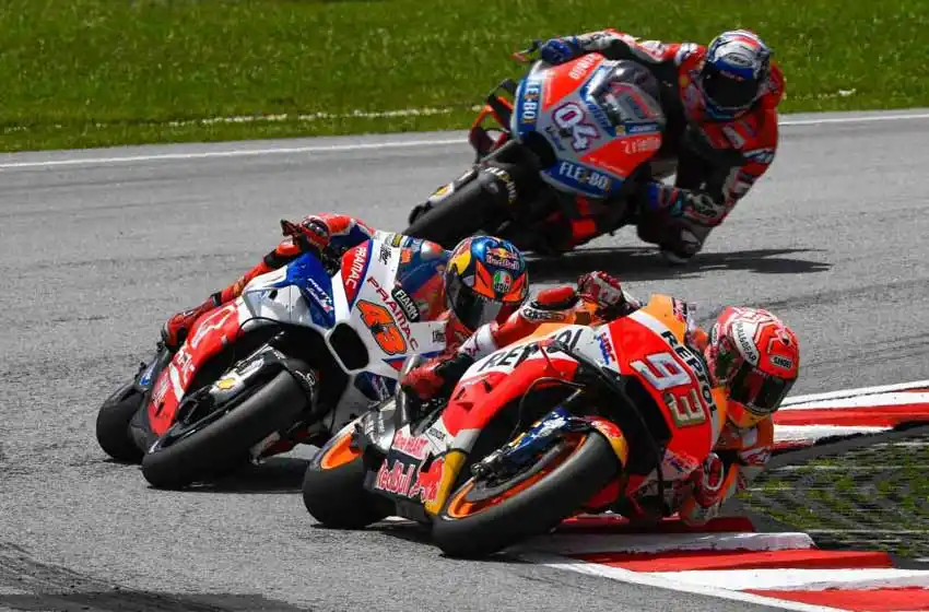 Un ex jugador de Central cambió el fútbol por el motociclismo