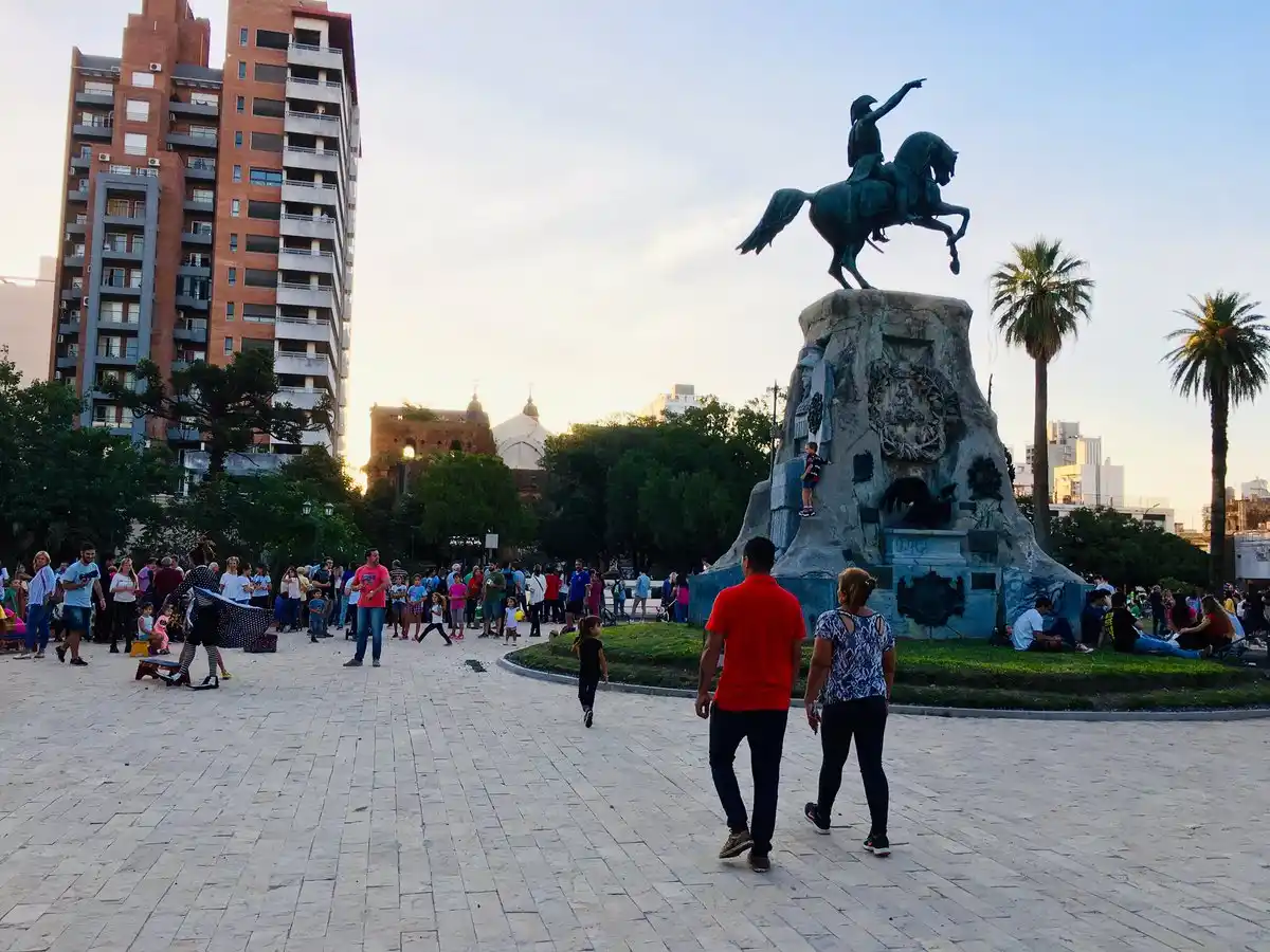 La plaza San Martín luce renovada y moderna