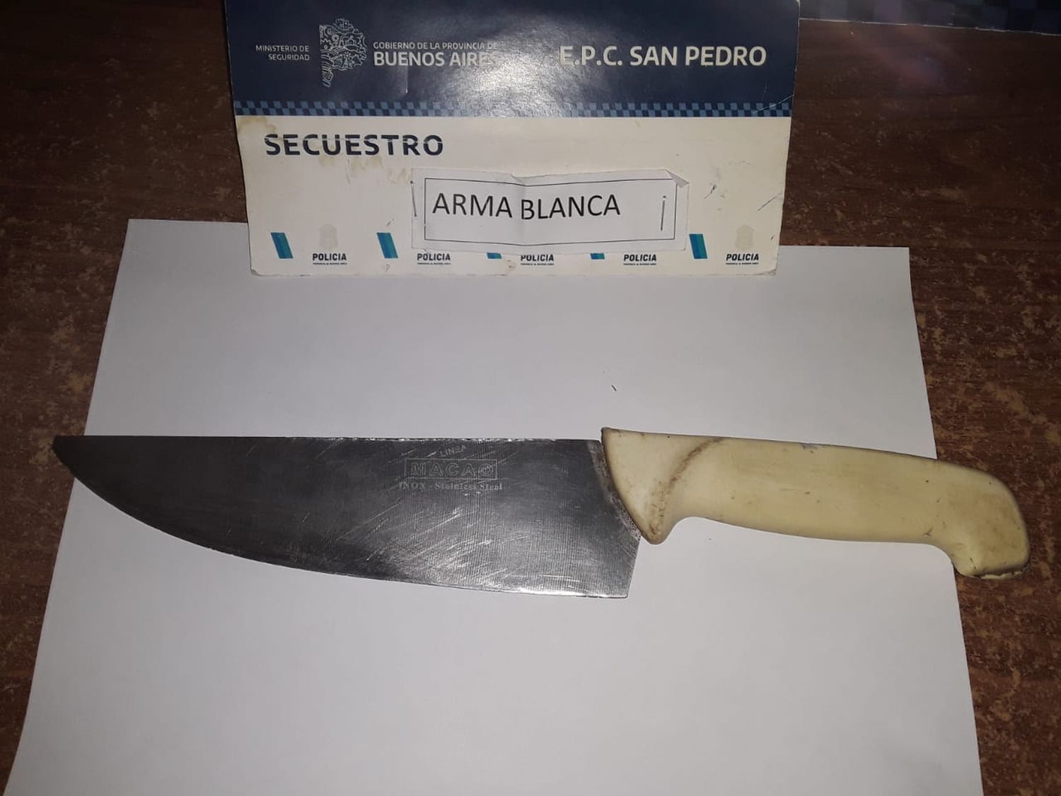 Amenazó de muerte a un vecino con una cuchilla y lo detuvieron