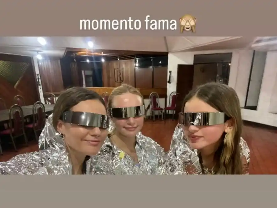 La hija d Antonio de la Rua en el show de Shakira