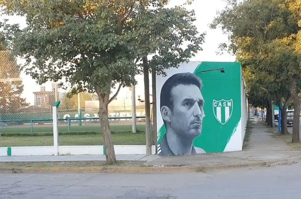 Scaloni está en Pujato y por la tarde todo el pueblo le hará un homenaje