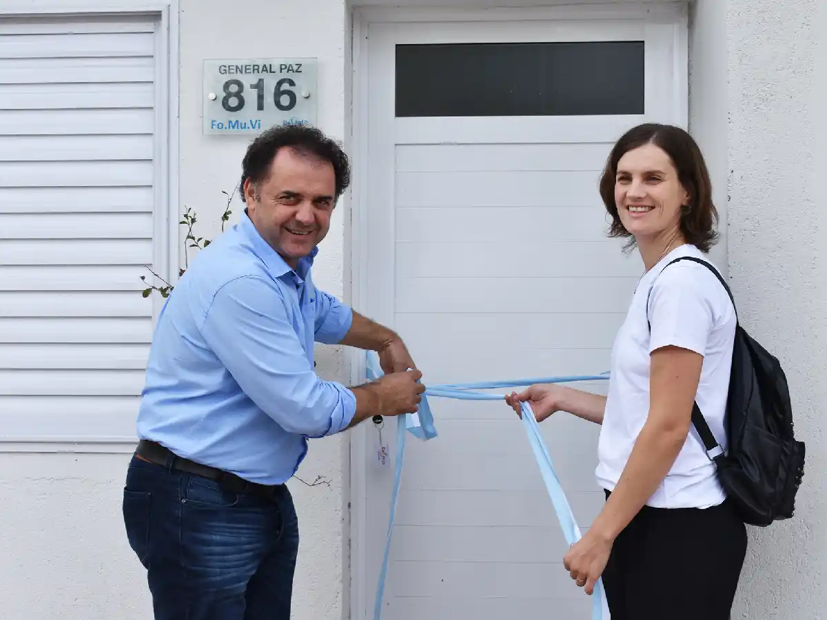   Devoto entregó dos nuevas  viviendas del programa Fomuvi  