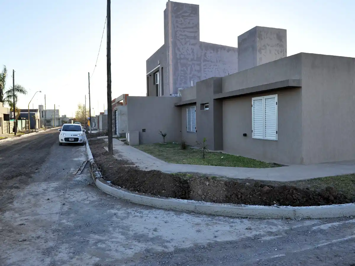 Recta final de la primera etapa de cordón cuneta en Magdalena 