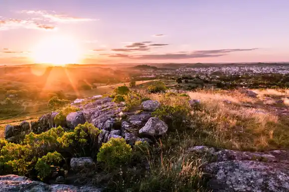 Tandil, un paraíso serrano para caminar y descubrir: Cinco atractivos turísticos imperdibles para hacer a pie