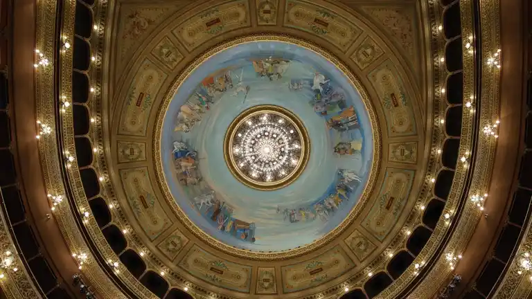 Bailarines, músicos y cantantes podrán formarse en el Tronador con maestros del Teatro Colón.