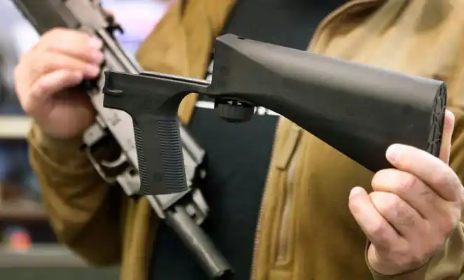 Trump quiere prohibir los aceleradores de disparos en armas legales