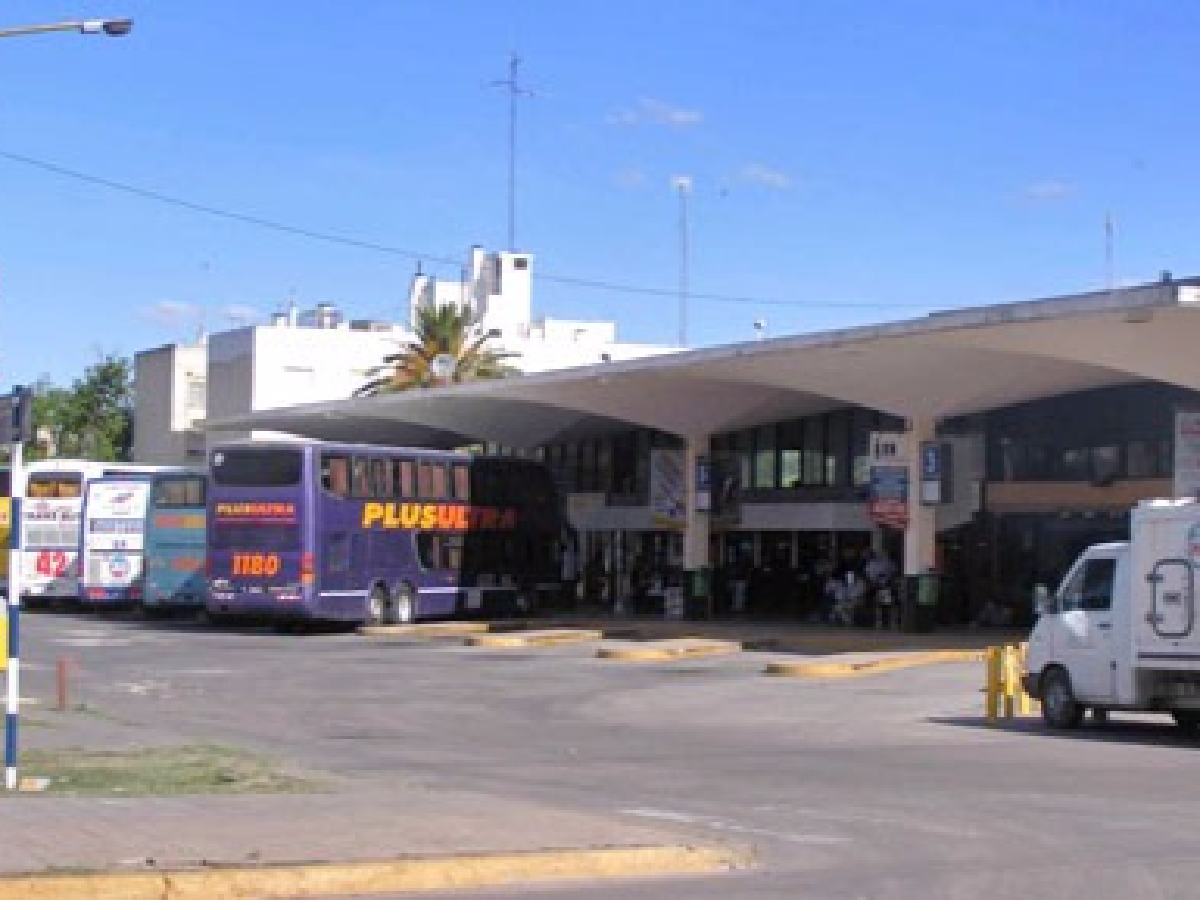 Plus Ultra suspende los servicios, pero otras empresas cubrirán su recorrido