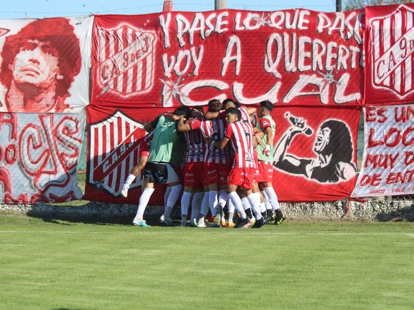 La alegría fue rojiblanca: 9 de Julio se quedó con el clásico por 2-0 ante Ben Hur