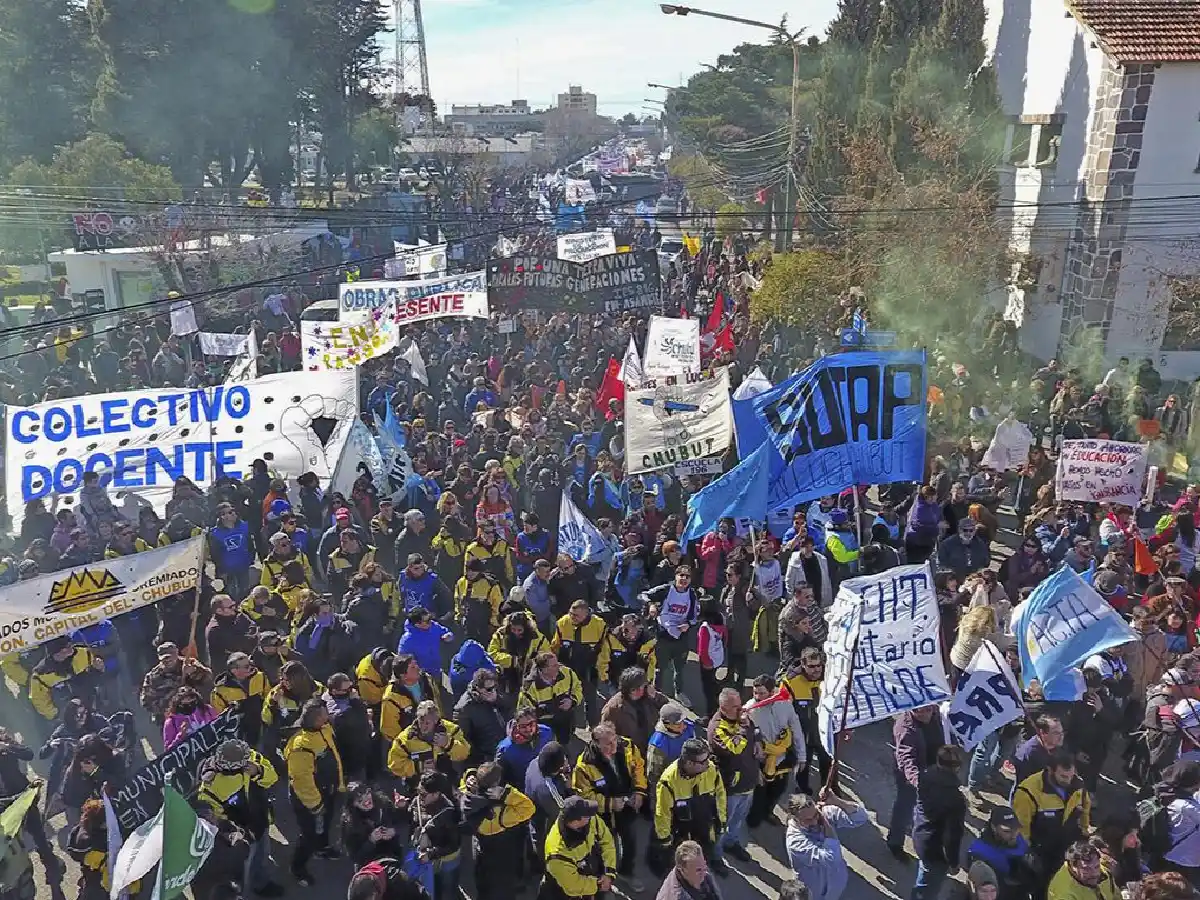 La crisis de Chubut en números: desempleo, pobreza y una deuda cada vez más pesada
