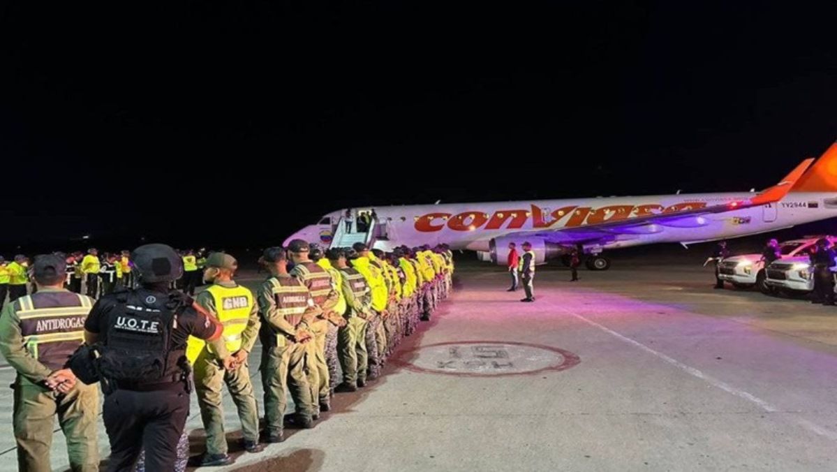 En dos aviones de Conviasa, LLEGARON LOS PRIMEROS 190 VENEZOLANOS DEPORTADOS DE EE.UU. (FOTOS+VIDEOS)