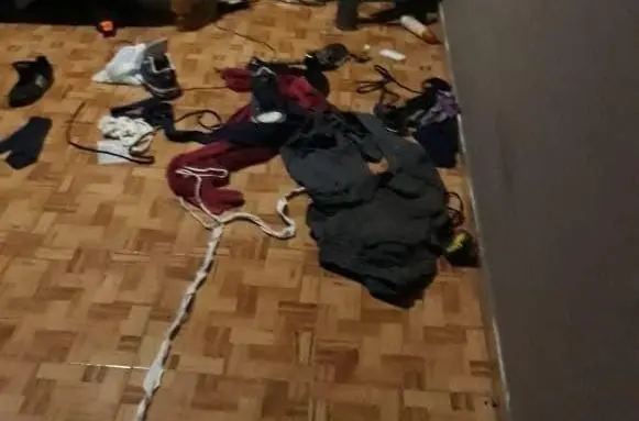 La Plata: grupo comando tomó de rehén a 10 personas y desvalijó tres casas