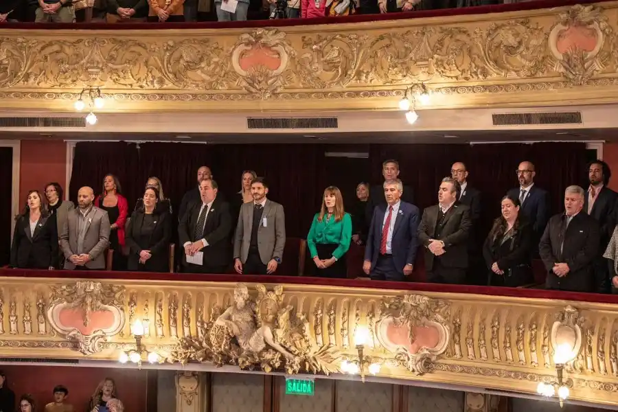 Pullaro encabezó la Gala musical por el 214° aniversario de la Revolución de Mayo