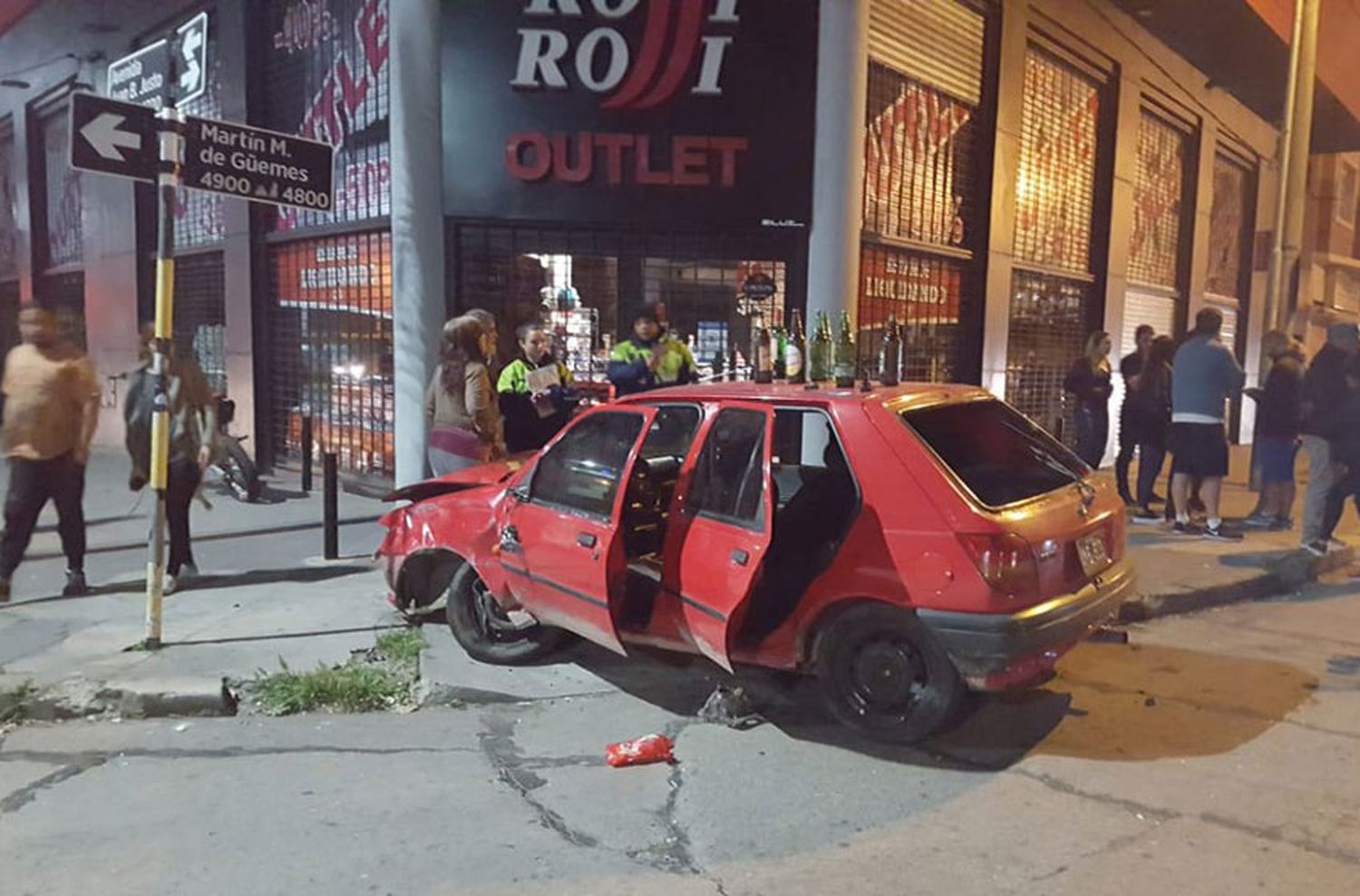 Circulaba totalmente ebrio y provocó un grave choque en Juan B. Justo