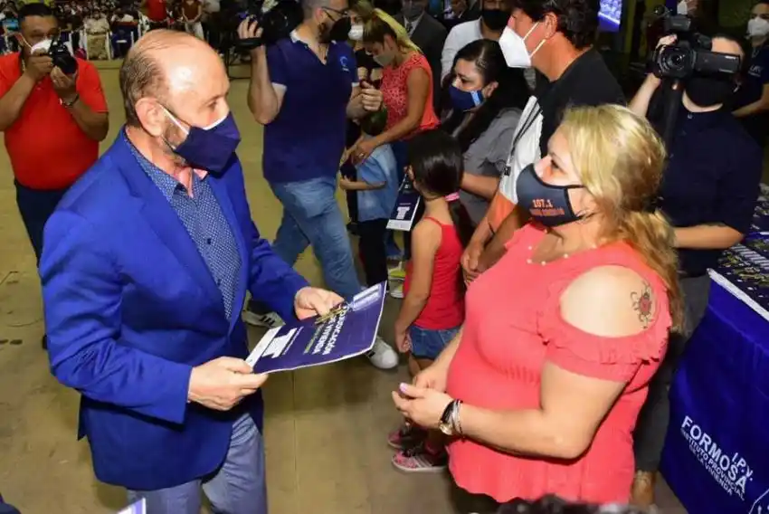 El ministro Jorge Ferraresi anunció la construcción de 1.600 viviendas nuevas