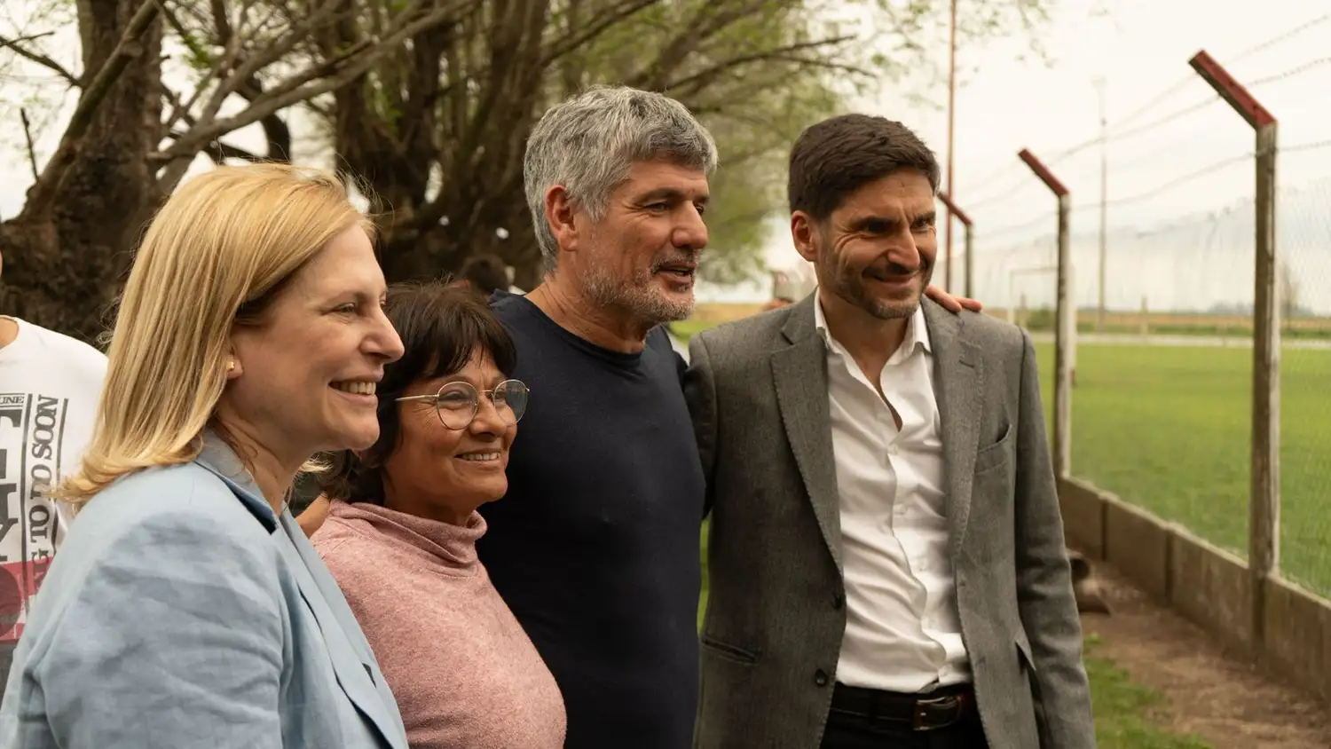 El presidente comunal Gonzalo Goyechea junto al gobernador Maximiliano Pullaro y la vice Gisela Scaglia.