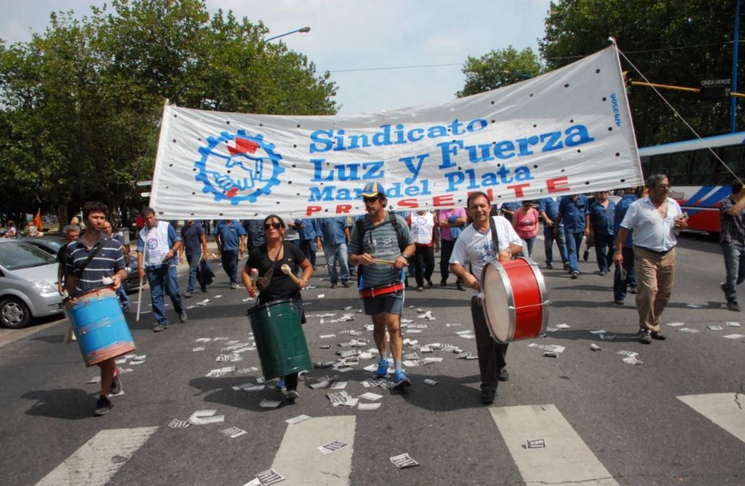 Trabajadores de Luz y Fuerza adhieren al paro del próximo viernes