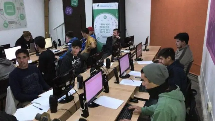 El polo informático requiere entre 500 y 700 trabajadores